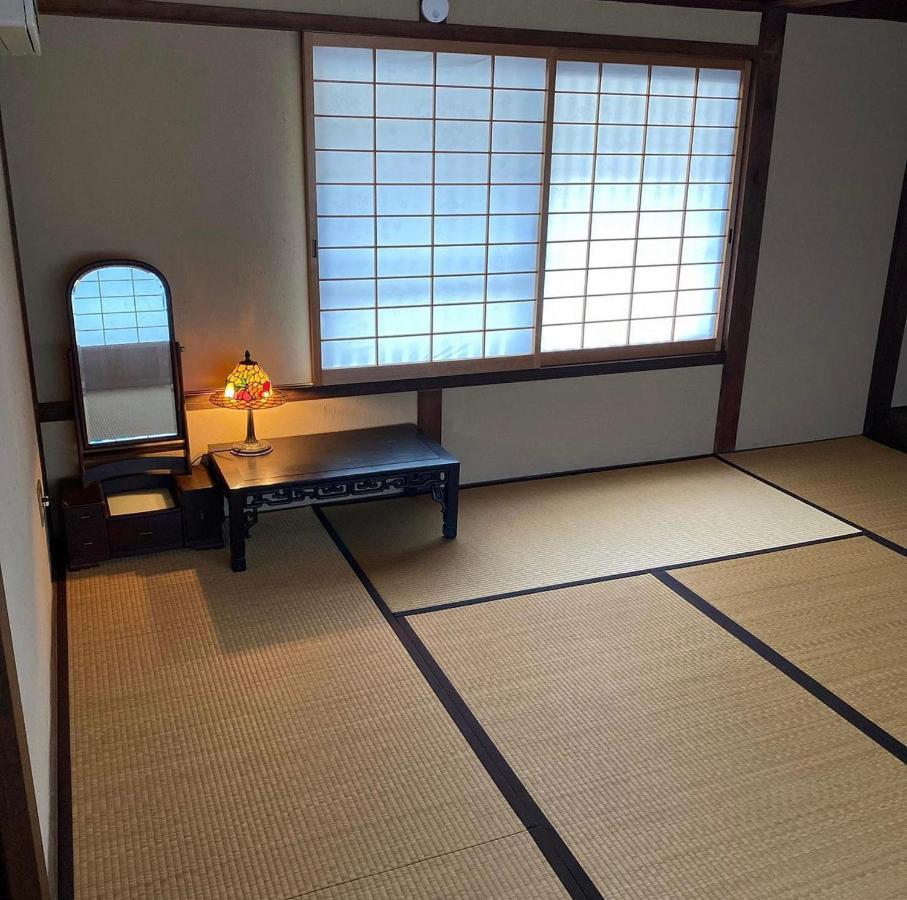 Apartment 古民家民泊かえるて *